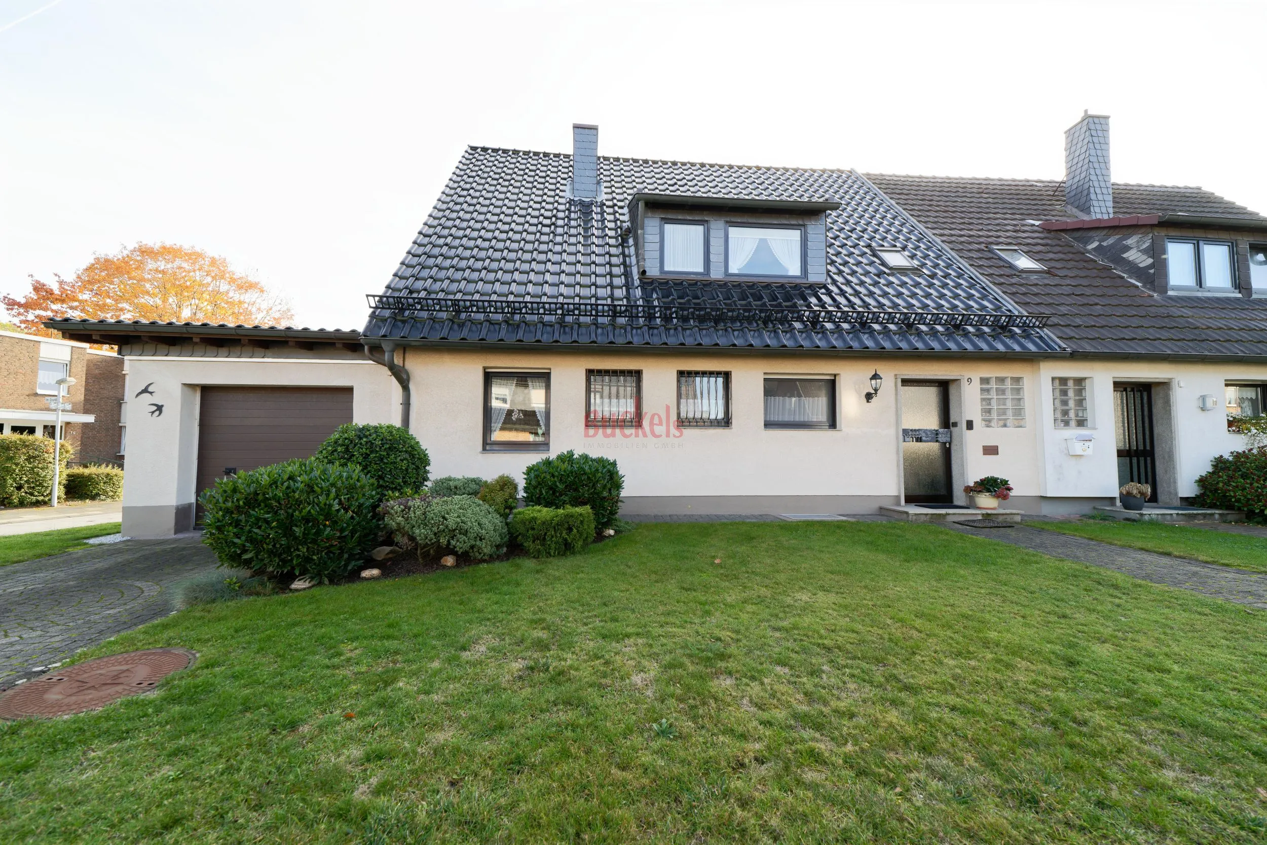 Hütte9 - Frontansicht des Wohnhauses